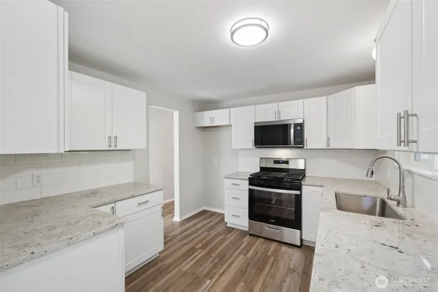 $800,000 | 24104 105th Place West, Edmonds, WA 98020