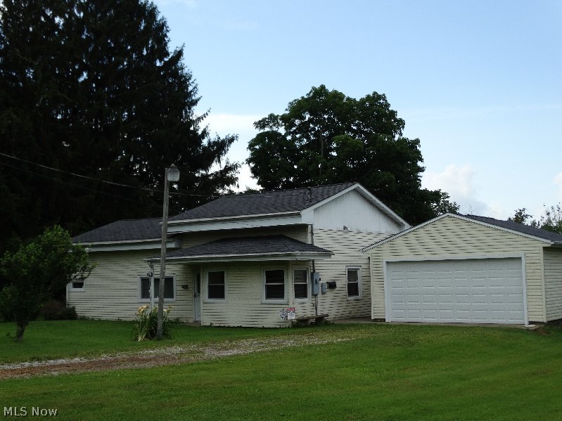 943 Plymouth Ridge Road Ashtabula, OH 44004 - Photo 1 of 15