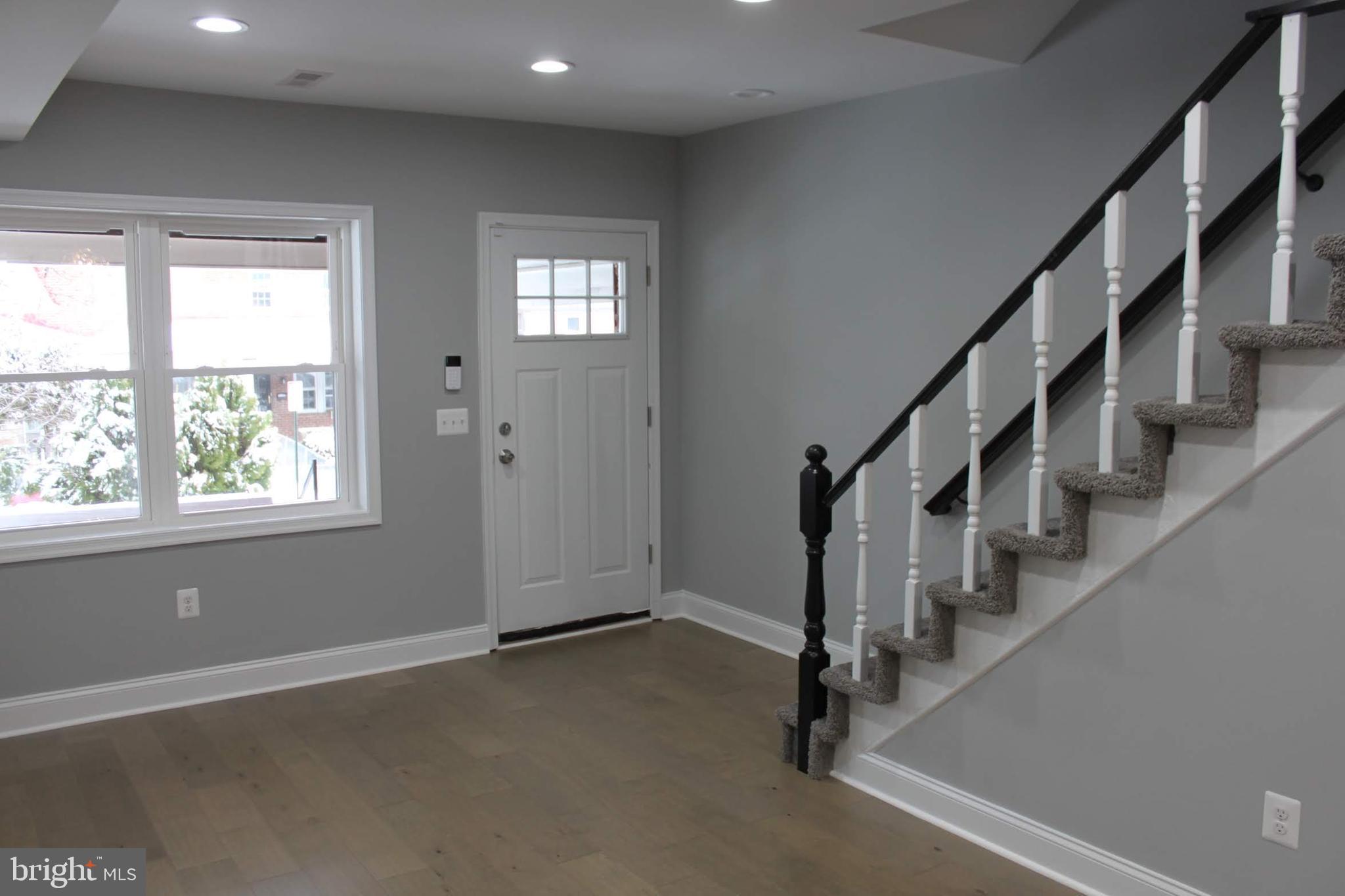 3819 Woodridge Road Baltimore, MD 21229 - Photo 2 of 29 Gallery Image 2