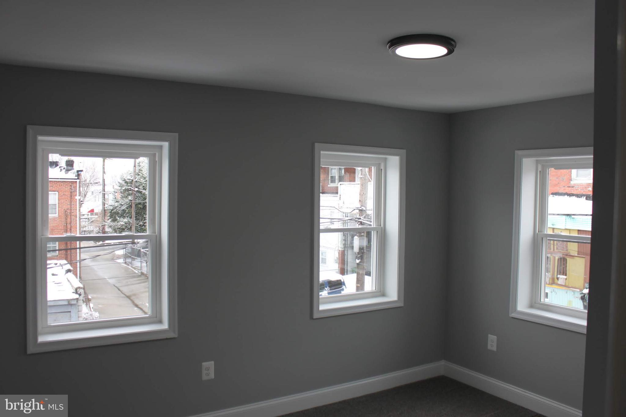 3819 Woodridge Road Baltimore, MD 21229 - Photo 11 of 29 Gallery Image 11