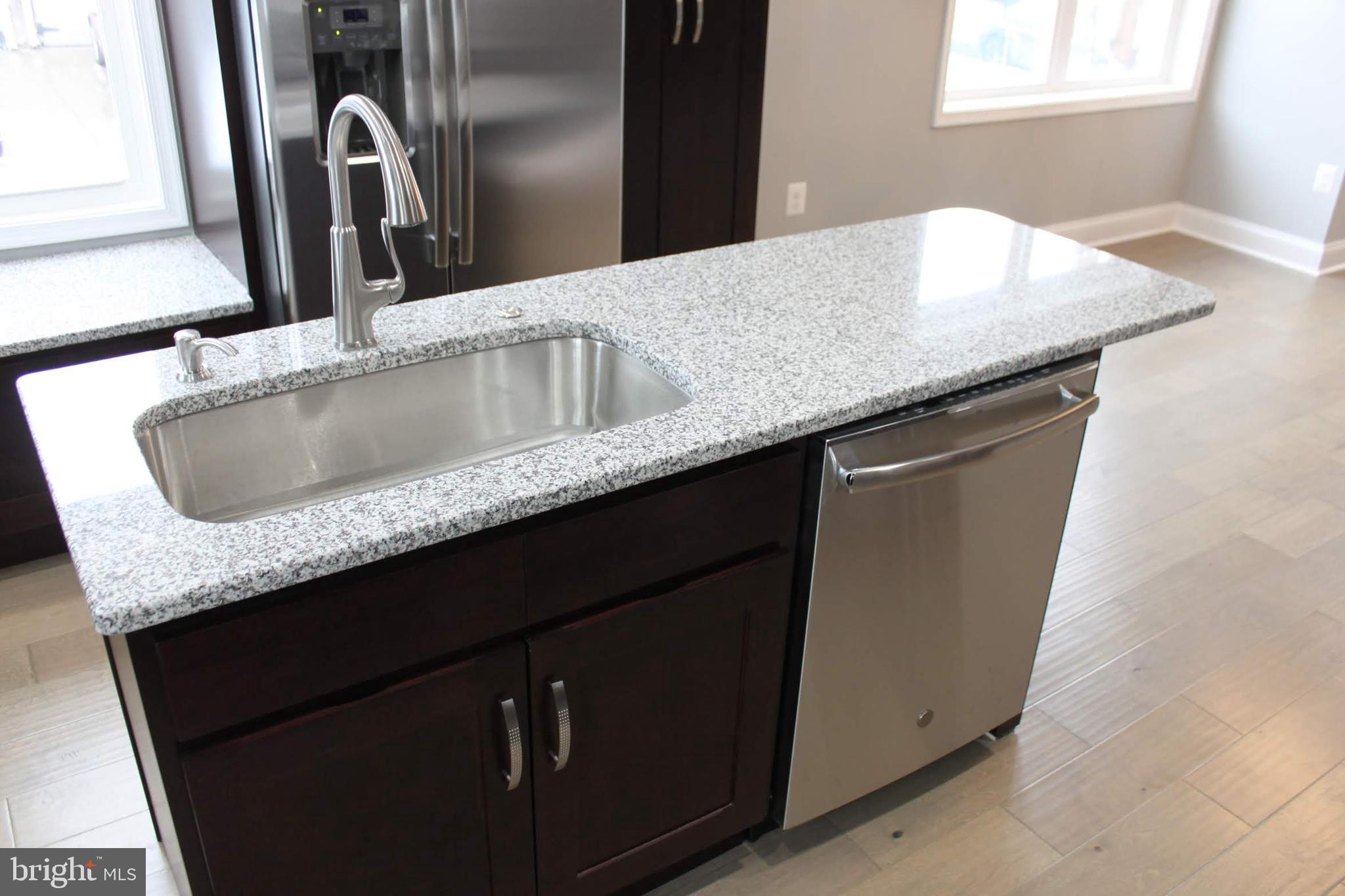 3819 Woodridge Road Baltimore, MD 21229 - Photo 9 of 29 Gallery Image 9