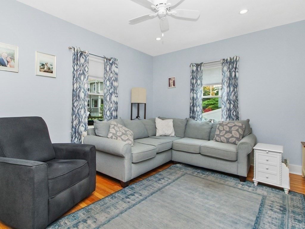 29 Ash Street Waltham, MA 02453 - Photo 10 of 37