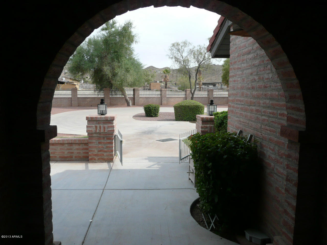 4128 West Elliot Road Laveen, AZ 85339 - Photo 11 of 114 Arched covered entry from foyer