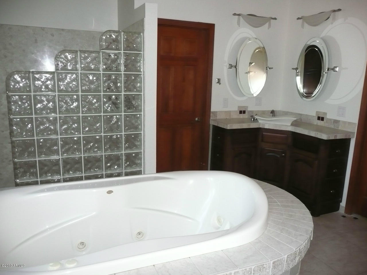 4128 West Elliot Road Laveen, AZ 85339 - Photo 63 of 114 Master jetted tub