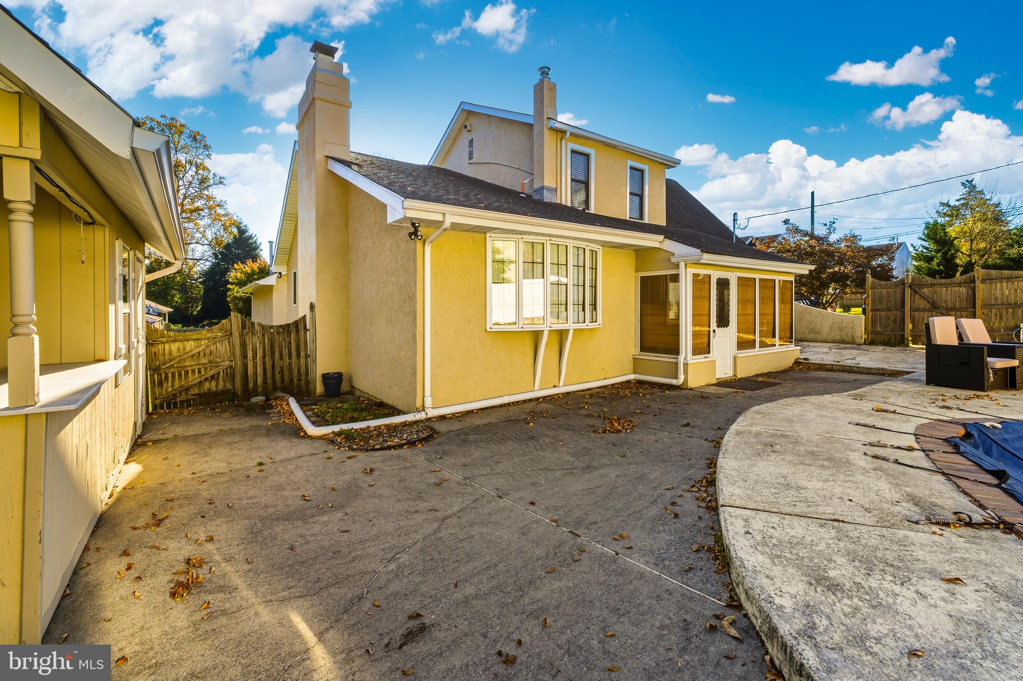 335 2nd Avenue Lindenwold, NJ 08021 - Photo 28 of 32 a view of a house with a backyard