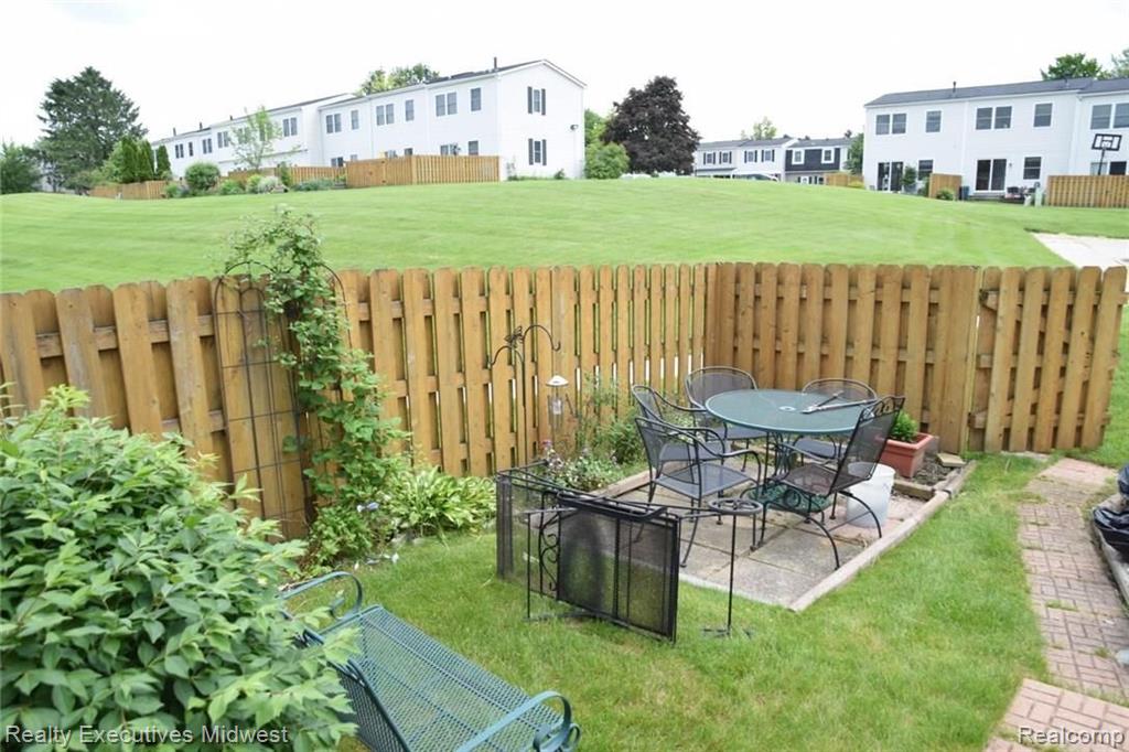 1215 Miniature Court Rochester, MI 48307 - Photo 10 of 41 Gallery Image 10