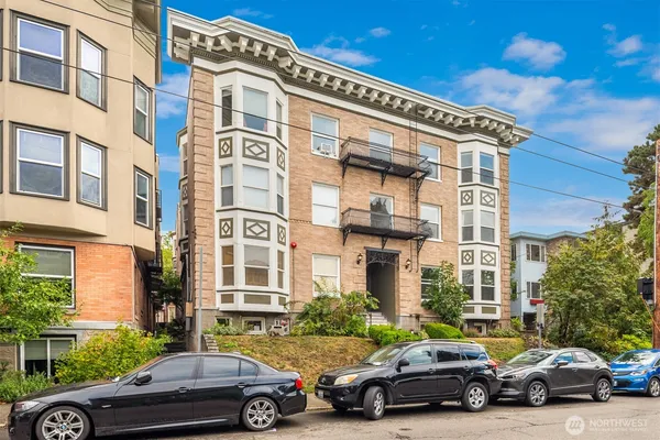 $350,000 | 1726 15th Avenue, Unit 7, Seattle, WA 98122
