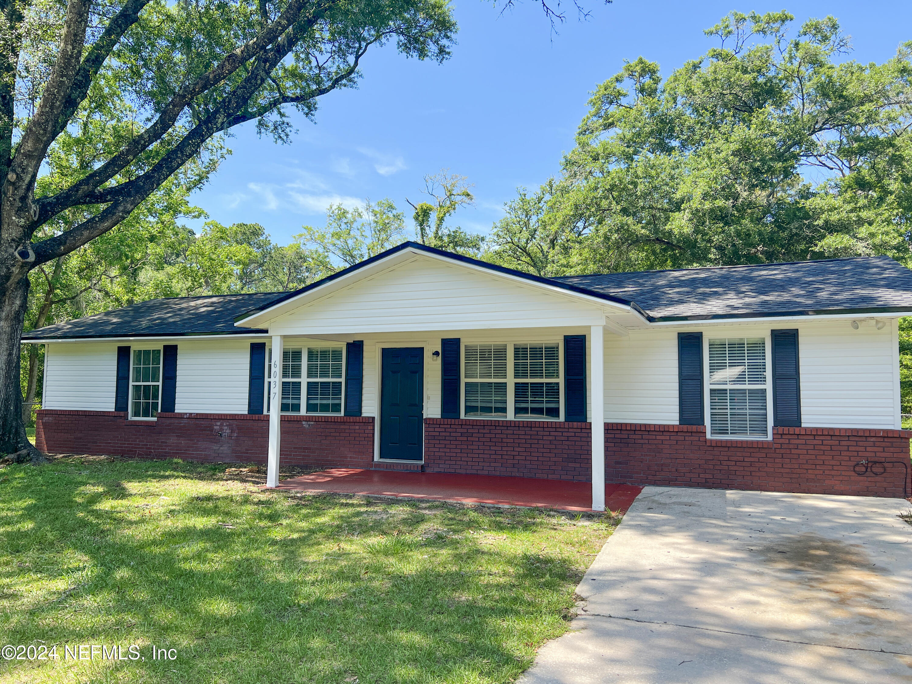 6037 Adams Road Macclenny, FL 32063 - Photo 2 of 21 Front