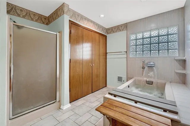 a view of an entryway with a roof