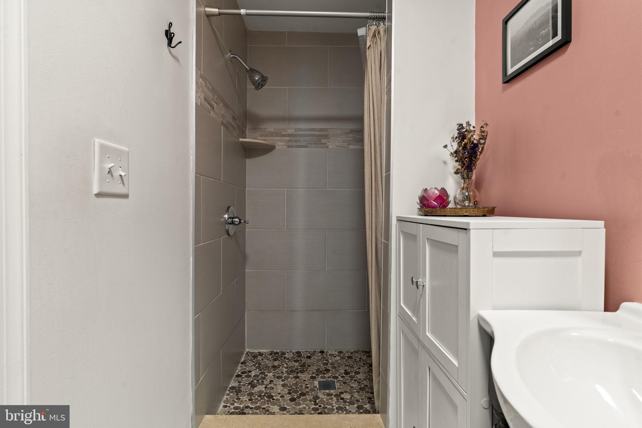 1522 South Beulah Street Philadelphia, PA 19147 - Photo 14 of 16