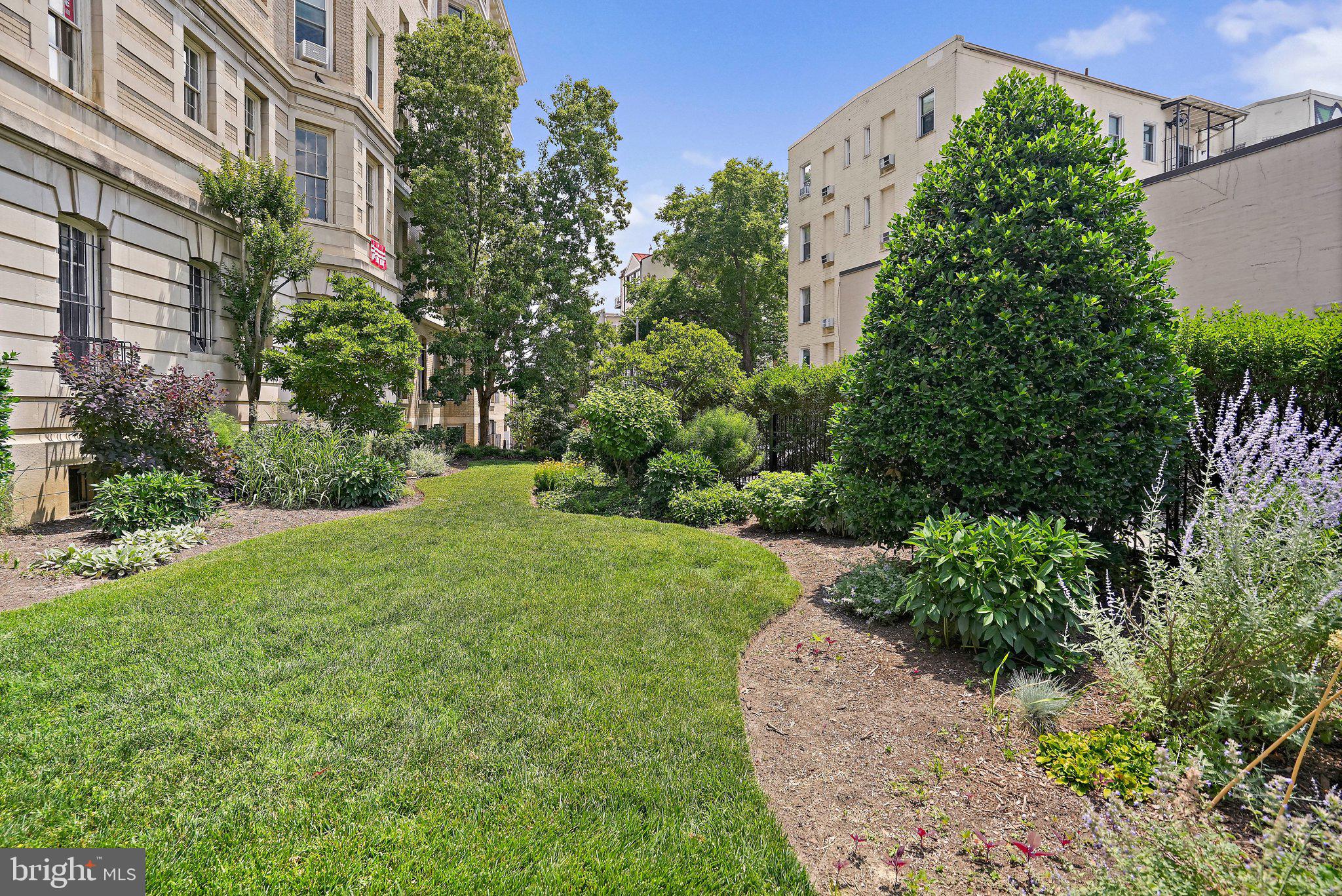 1852 Columbia Road Northwest, Unit 401 Washington, DC 20009 - Photo 25 of 30