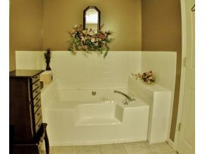 1320 Love Station Road Erwin, TN 37650 - Photo 16 of 24 Master Tub