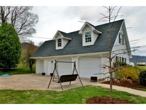 1320 Love Station Road Erwin, TN 37650 - Photo 5 of 24 3 Car Garage