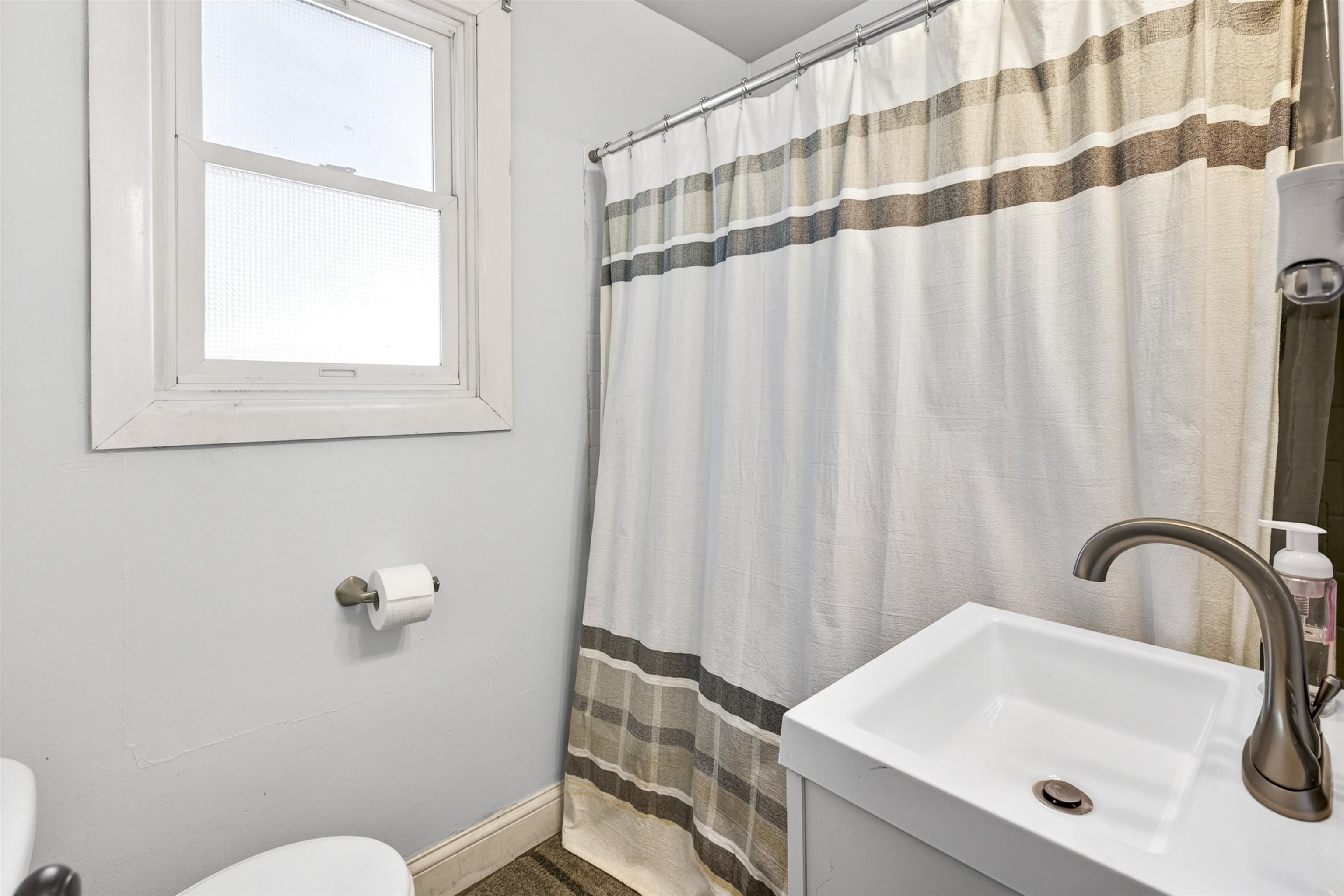 135 North Story Street Appleton, WI 54914 - Photo 17 of 25