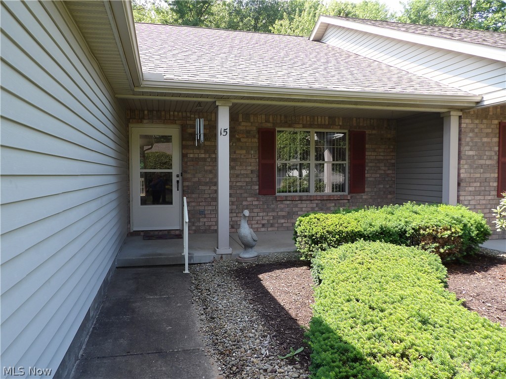 6695 Clingan Road, Unit 15 Youngstown, OH 44514 - Photo 3 of 19