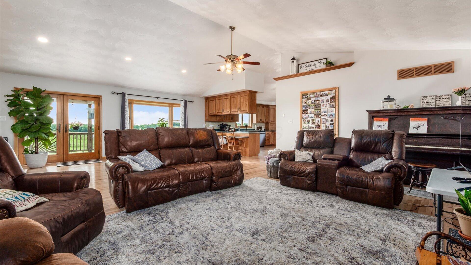 10550 County Road 53 Road Mount Perry, OH 43760 - Photo 14 of 107