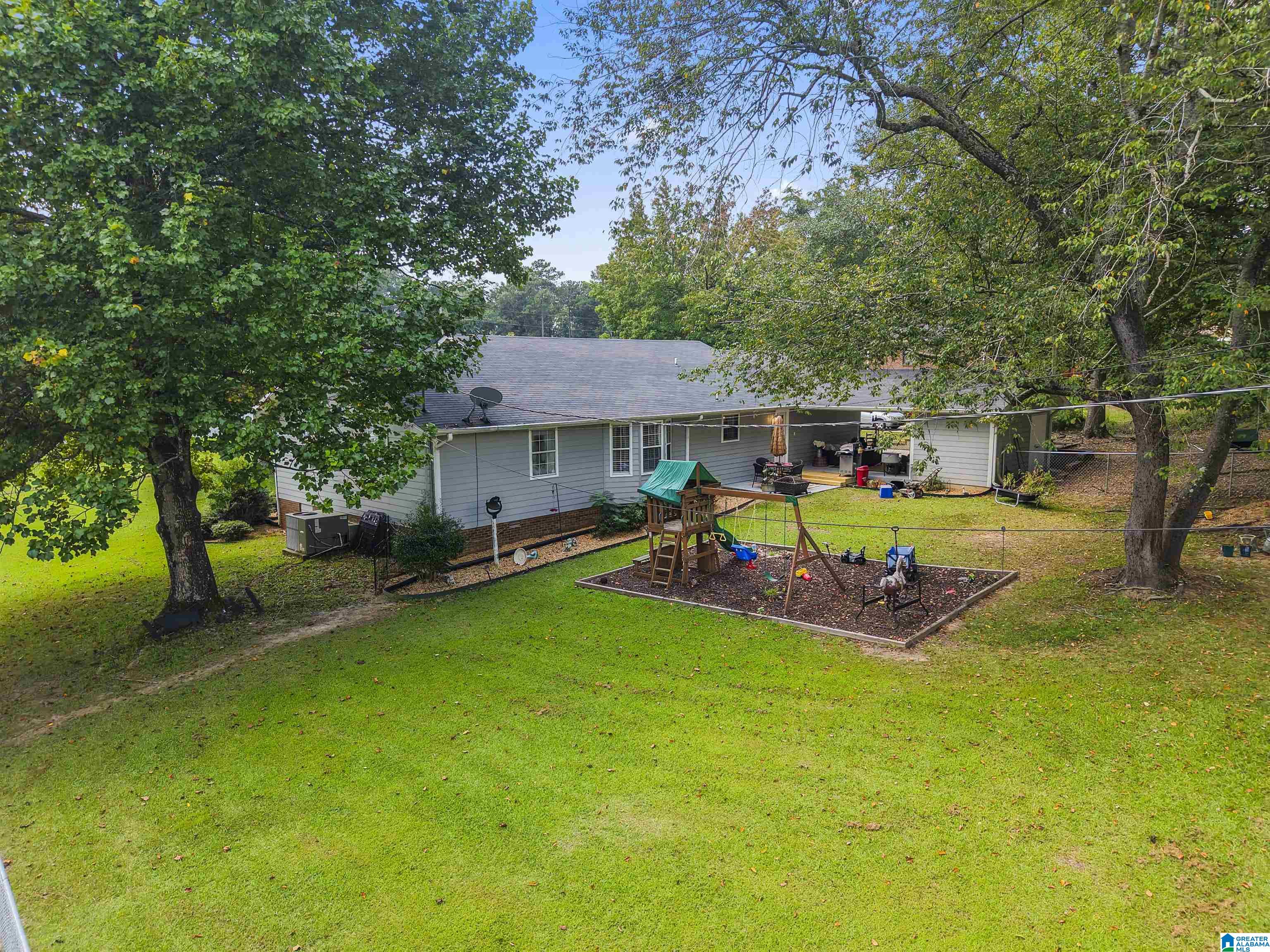 304 Forest Glen Road Sylacauga, AL 35150 - Photo 4 of 27