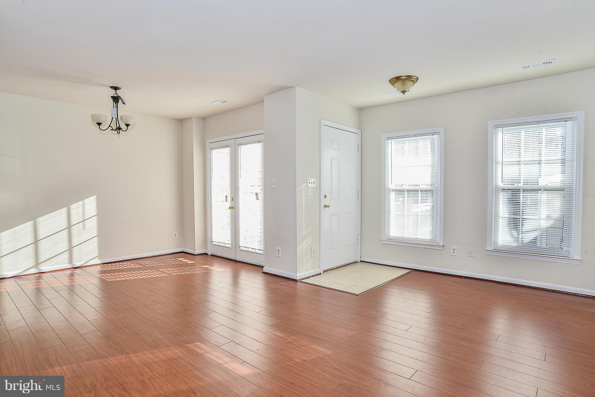 6004 Rabbit Hill Court Centreville, VA 20121 - Photo 2 of 20 Interior (General)