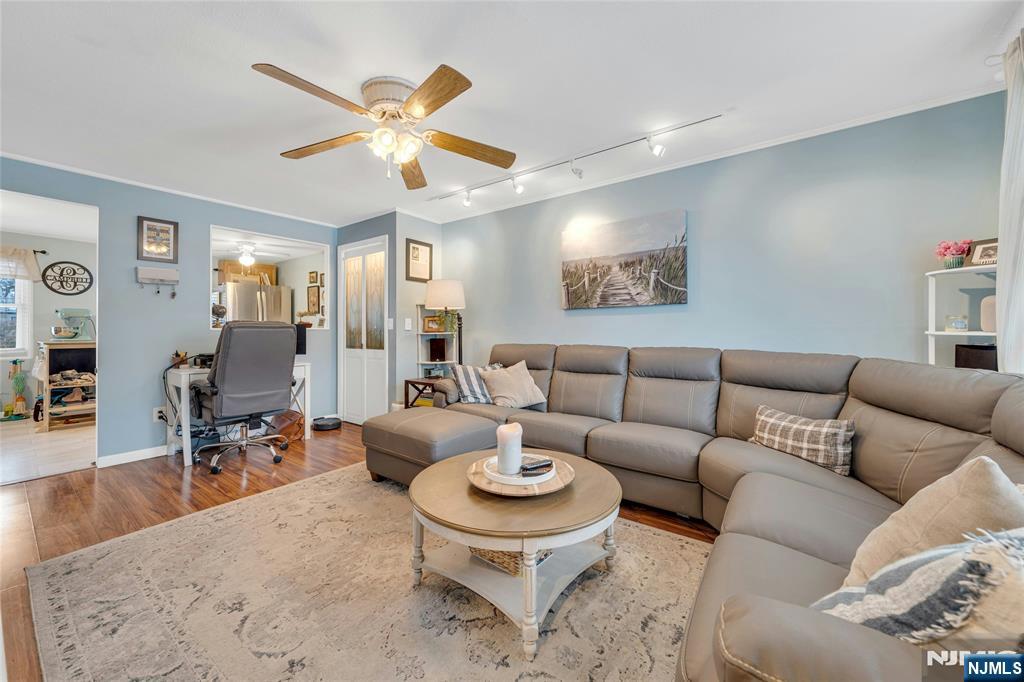 48 B Hastings Avenue Rutherford, NJ 07070 - Photo 4 of 19