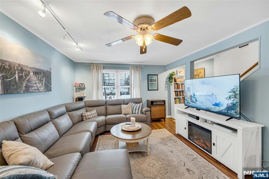 48 B Hastings Avenue Rutherford, NJ 07070 - Photo 5 of 19