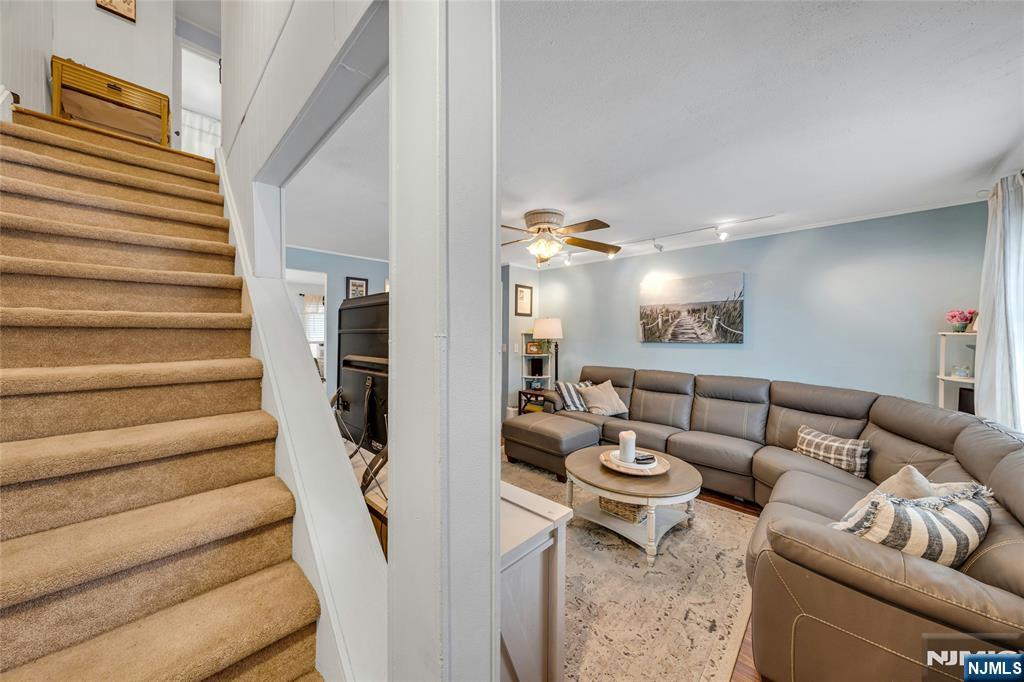 48 B Hastings Avenue Rutherford, NJ 07070 - Photo 9 of 19