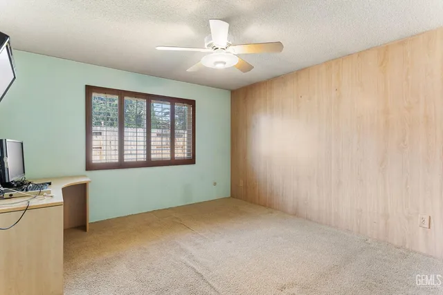 a view of workspace with tv