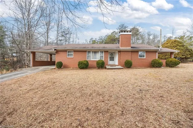 $282,000 | 806 North 7th Avenue, Mayodan, NC 27027