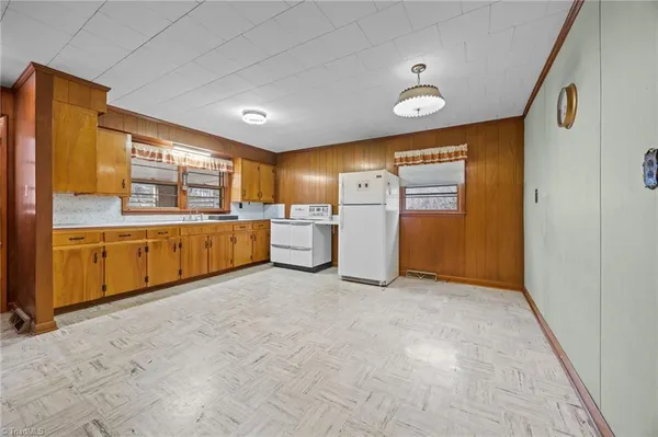 $265,000 | 806 North 7th Avenue, Mayodan, NC 27027