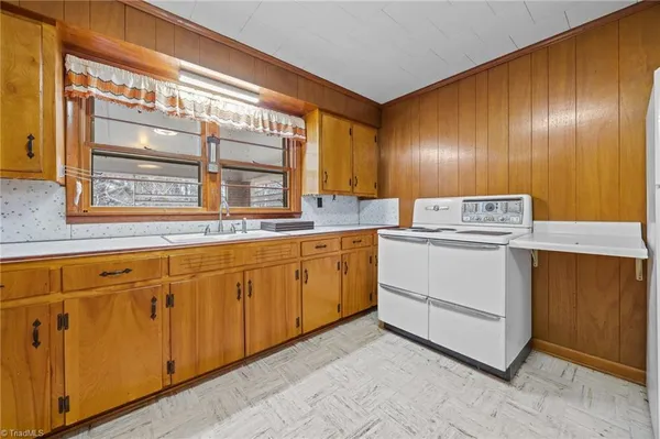$265,000 | 806 North 7th Avenue, Mayodan, NC 27027
