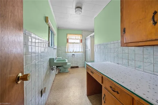 $265,000 | 806 North 7th Avenue, Mayodan, NC 27027