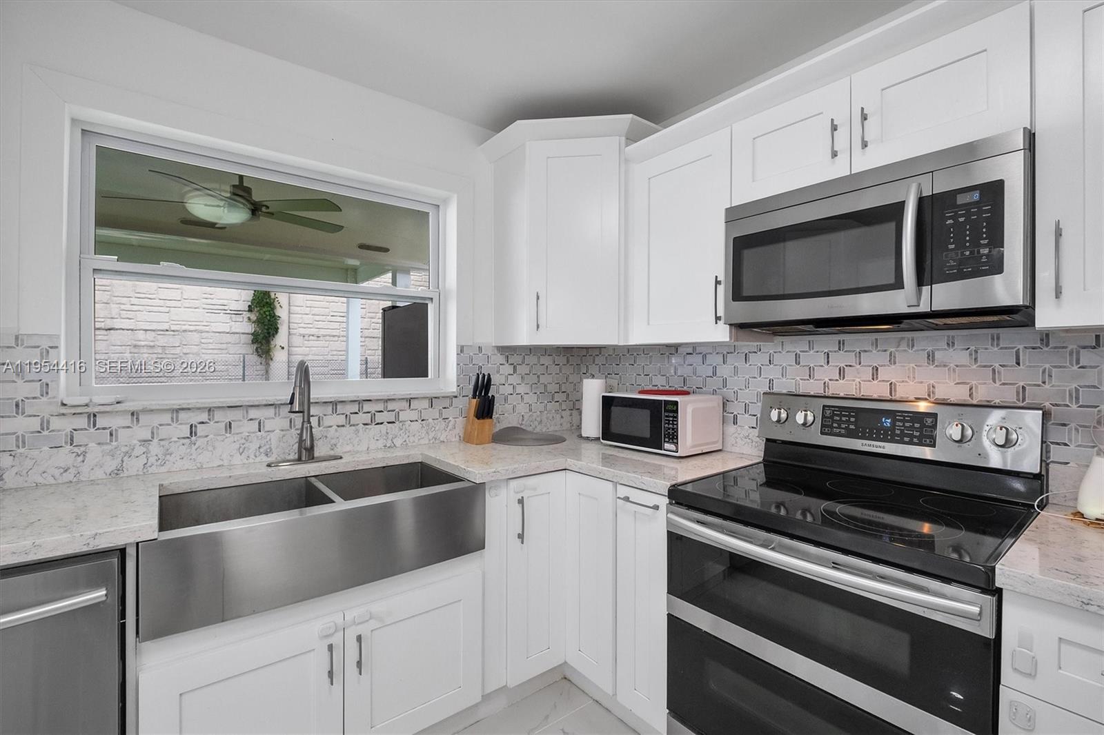 26161 Southwest 130th Avenue Homestead, FL 33032 - Photo 19 of 51