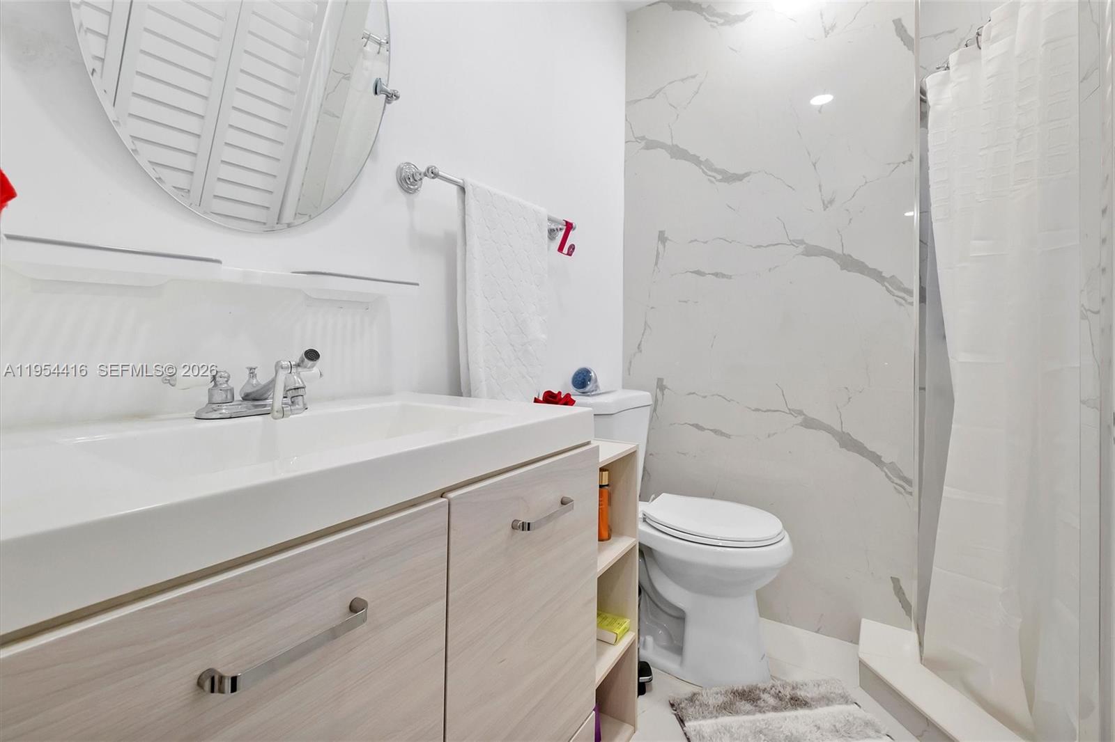 26161 Southwest 130th Avenue Homestead, FL 33032 - Photo 22 of 51 Bathroom 1