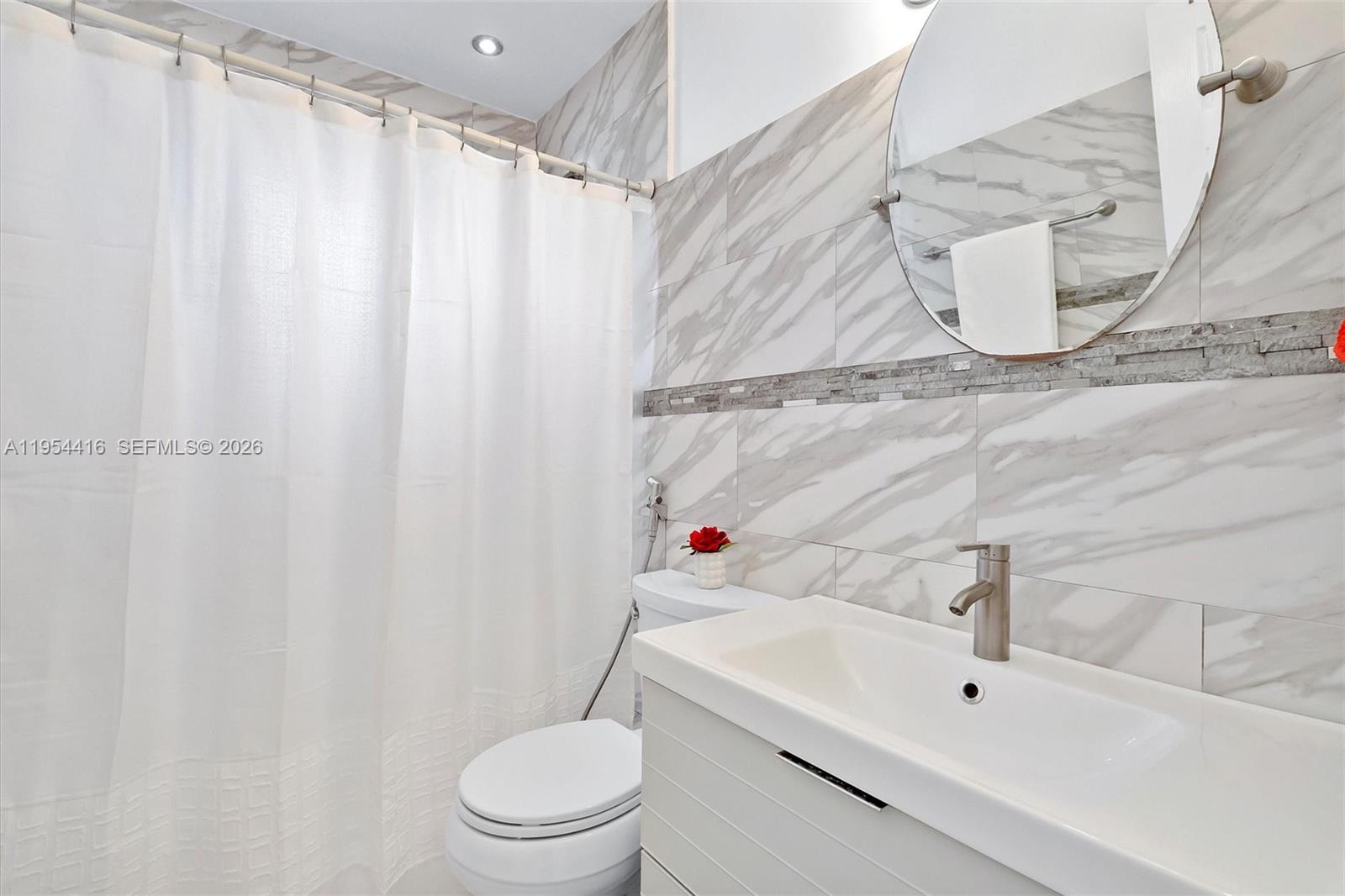 26161 Southwest 130th Avenue Homestead, FL 33032 - Photo 24 of 51 Bathroom 2