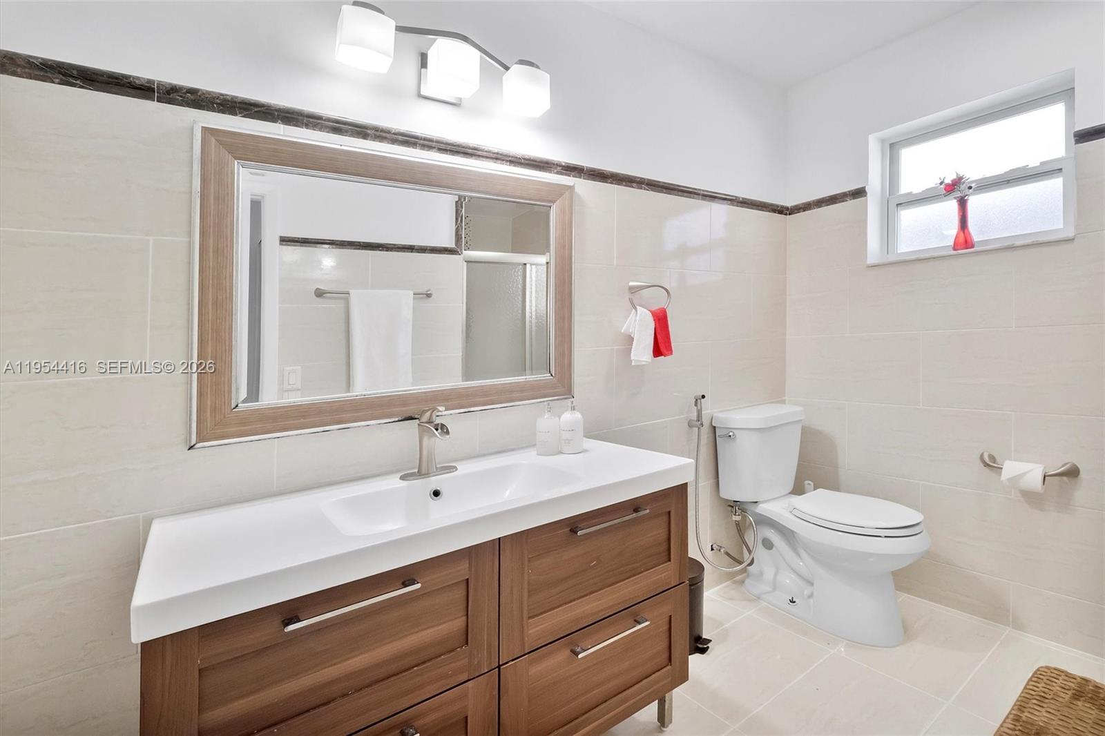 26161 Southwest 130th Avenue Homestead, FL 33032 - Photo 27 of 51 Primary Bathroom