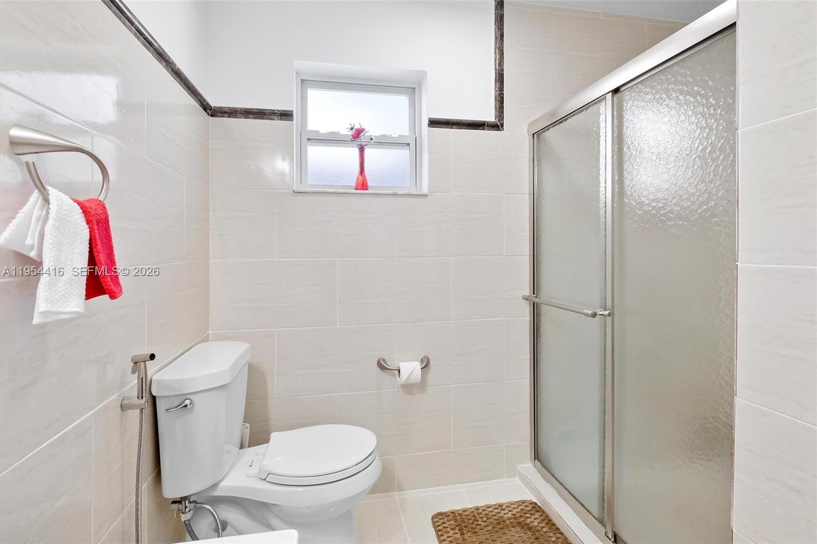 26161 Southwest 130th Avenue Homestead, FL 33032 - Photo 28 of 51 Primary Bathroom