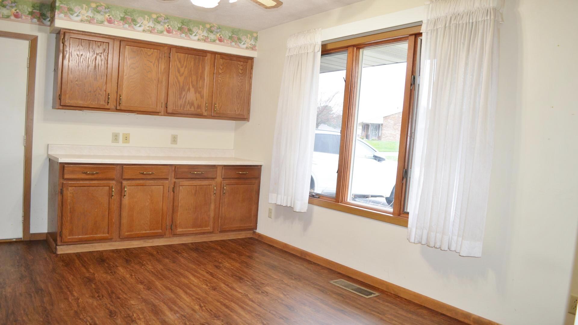 1031 Armsgate Road Springfield, OH 45503 - Photo 8 of 30