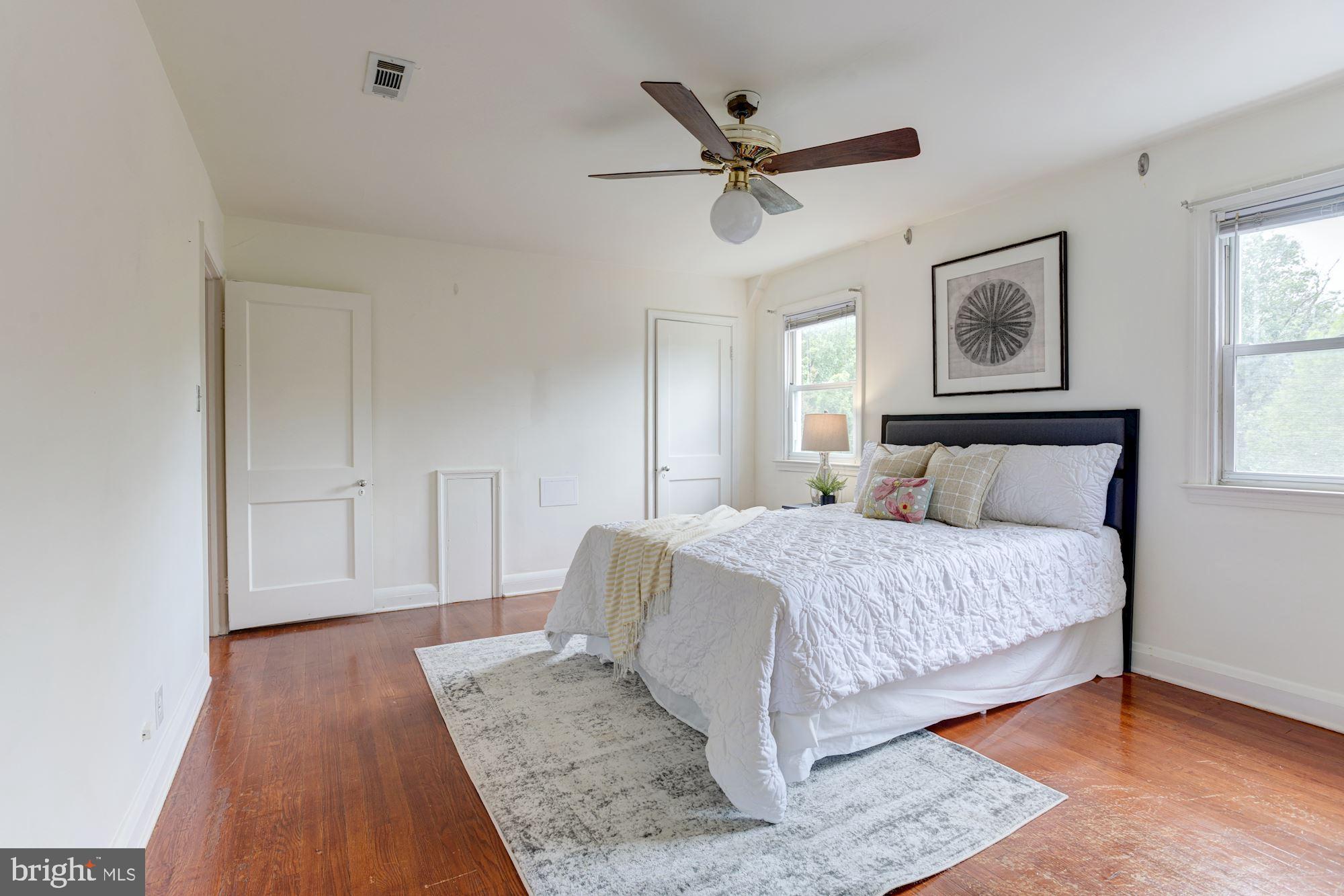 826 Warwick Road Baltimore, MD 21229 - Photo 12 of 30 Primary Bedroom