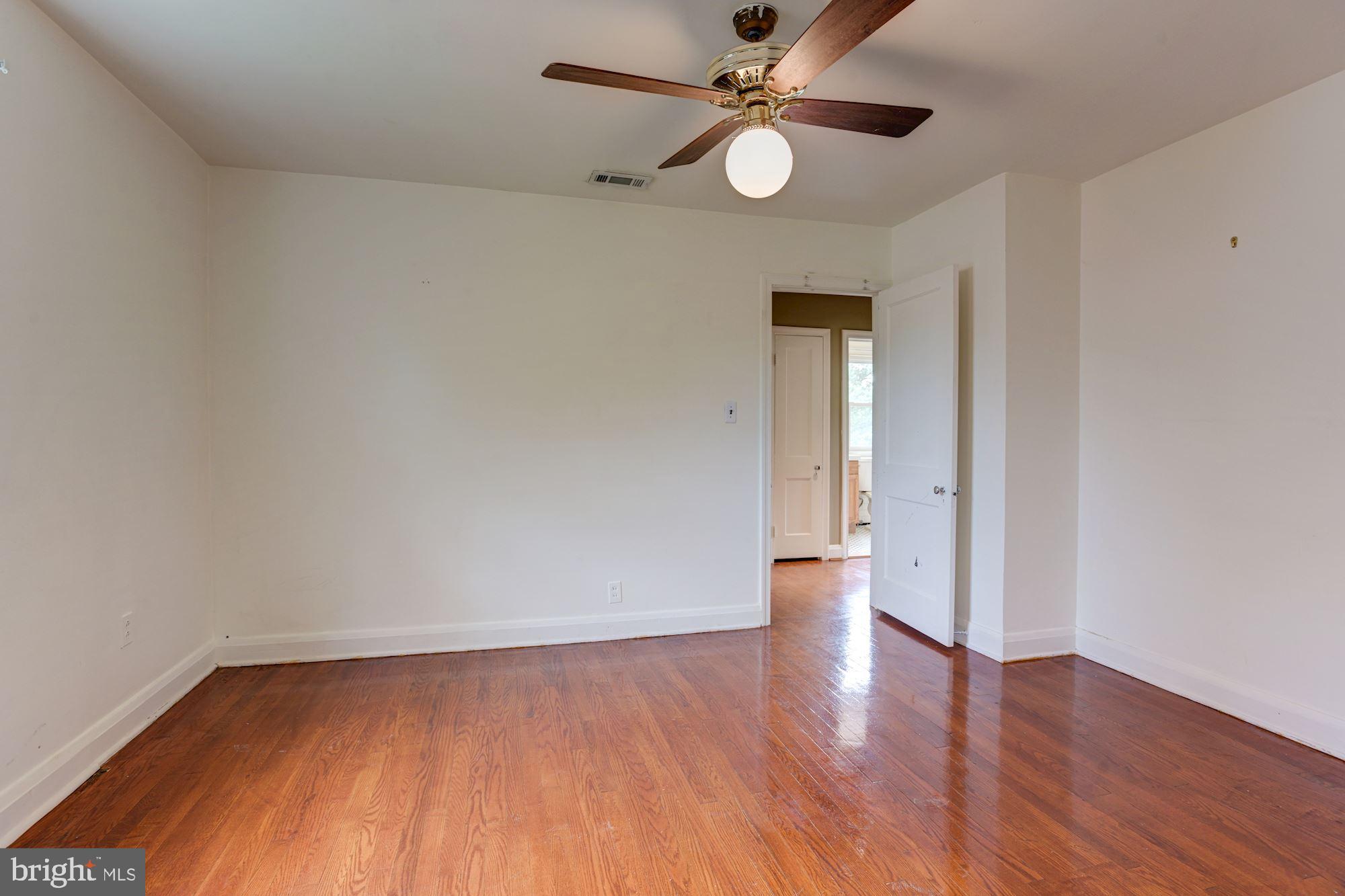 826 Warwick Road Baltimore, MD 21229 - Photo 15 of 30 Bedroom