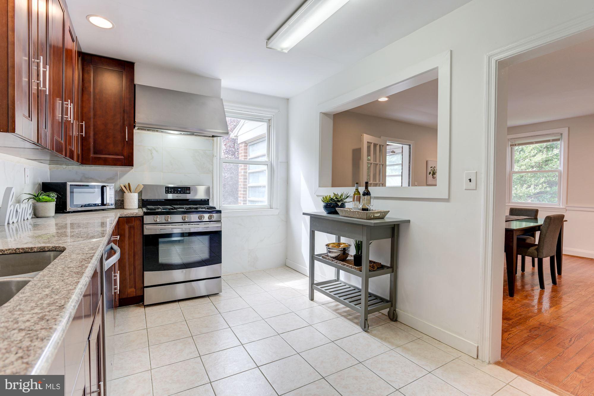 826 Warwick Road Baltimore, MD 21229 - Photo 7 of 30 Kitchen
