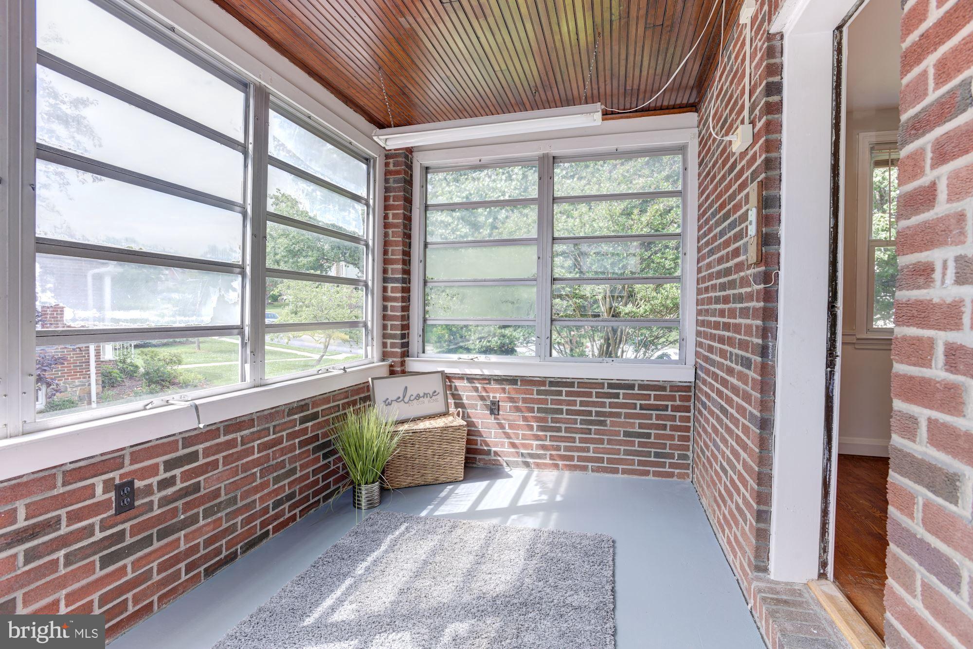 826 Warwick Road Baltimore, MD 21229 - Photo 10 of 30 Sunroom