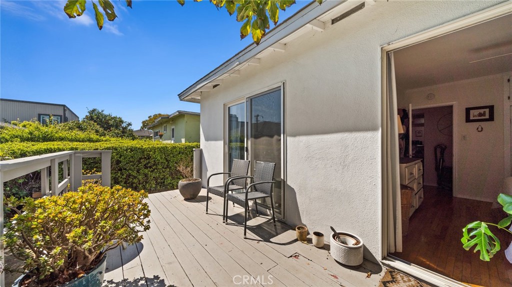 1406 17th Street Manhattan Beach, CA 90266 - Photo 28 of 60 Back Unit Patio/Yard