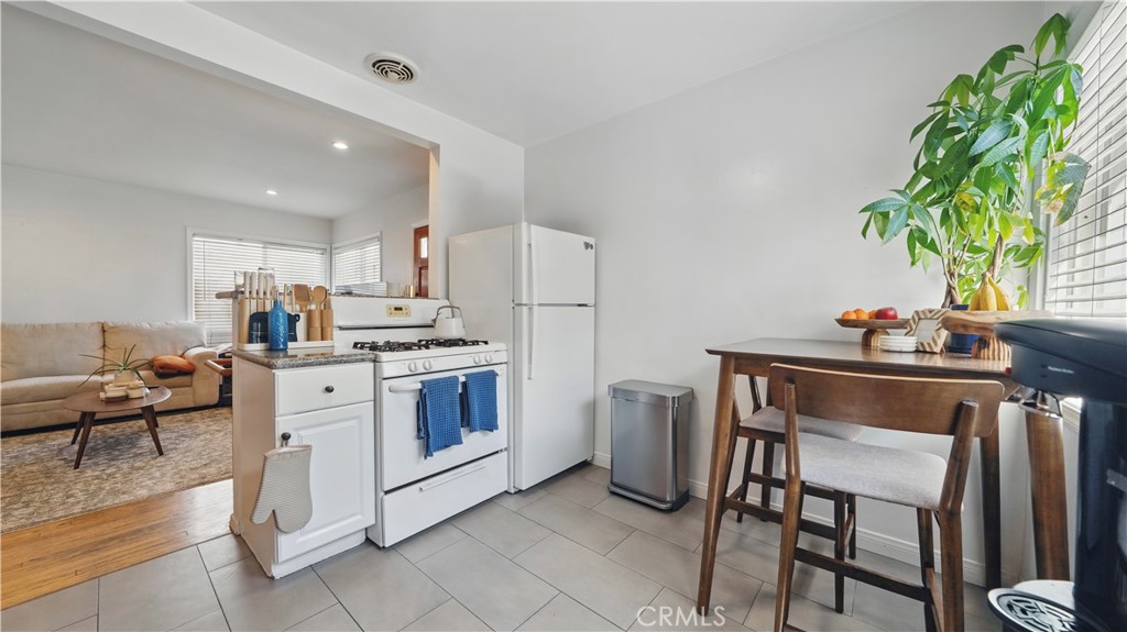 1406 17th Street Manhattan Beach, CA 90266 - Photo 33 of 60 Front Unit