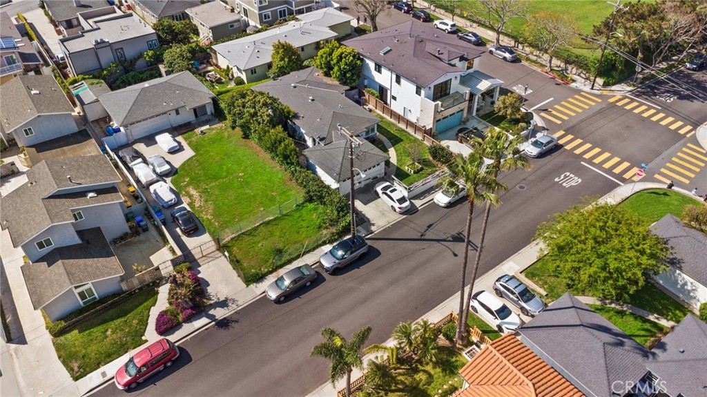 1406 17th Street Manhattan Beach, CA 90266 - Photo 49 of 60 an aerial view of a houses with a yard
