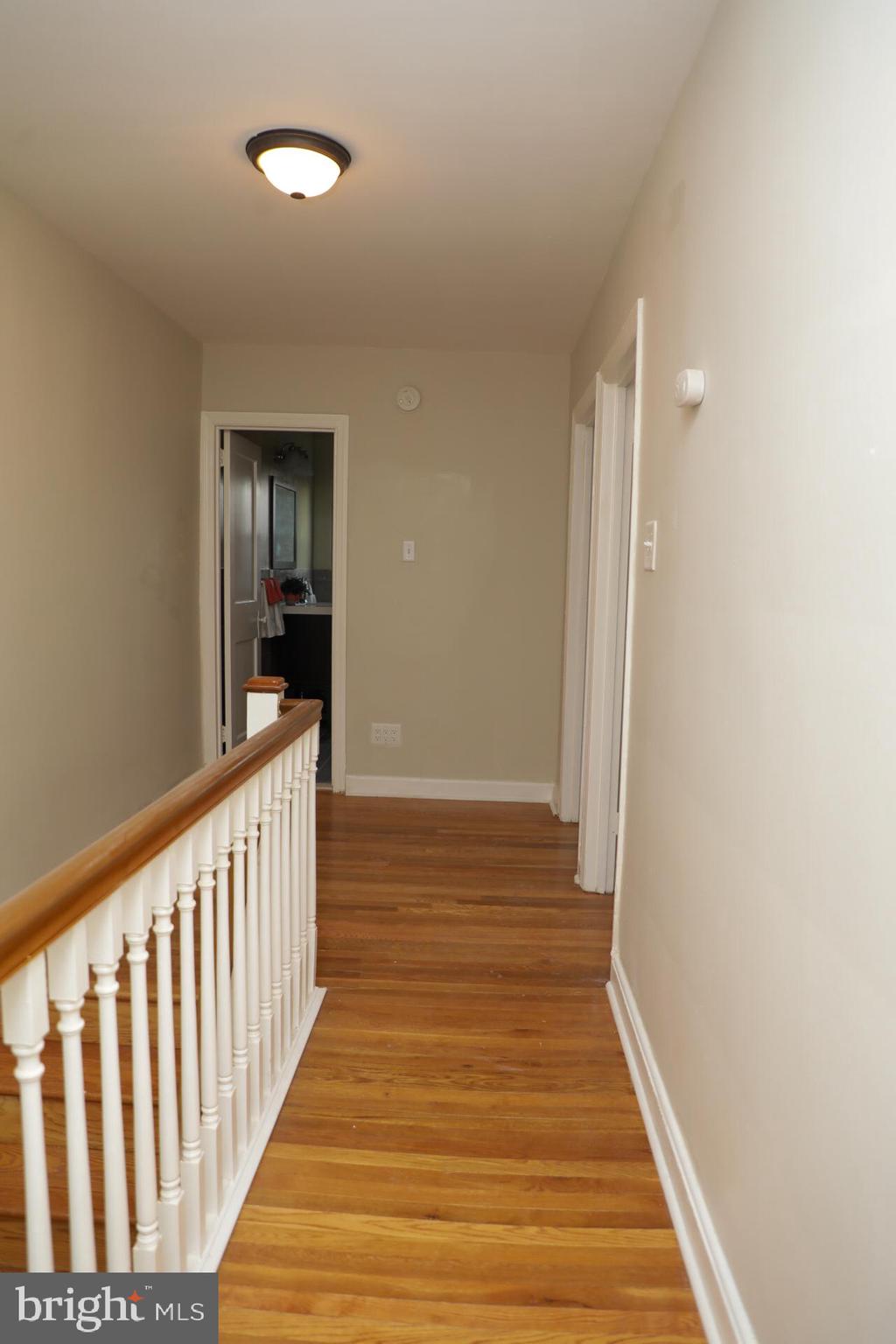 5738 Drexel Road Philadelphia, PA 19131 - Photo 14 of 34 2nd Floor Hallway