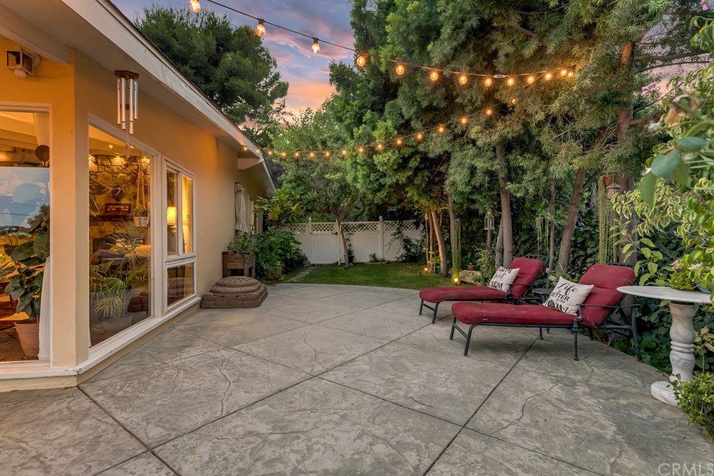 2601 Sunnyside Ridge Road Rancho Palos Verdes, CA 90275 - Photo 29 of 47 a backyard of a house with outdoor seating