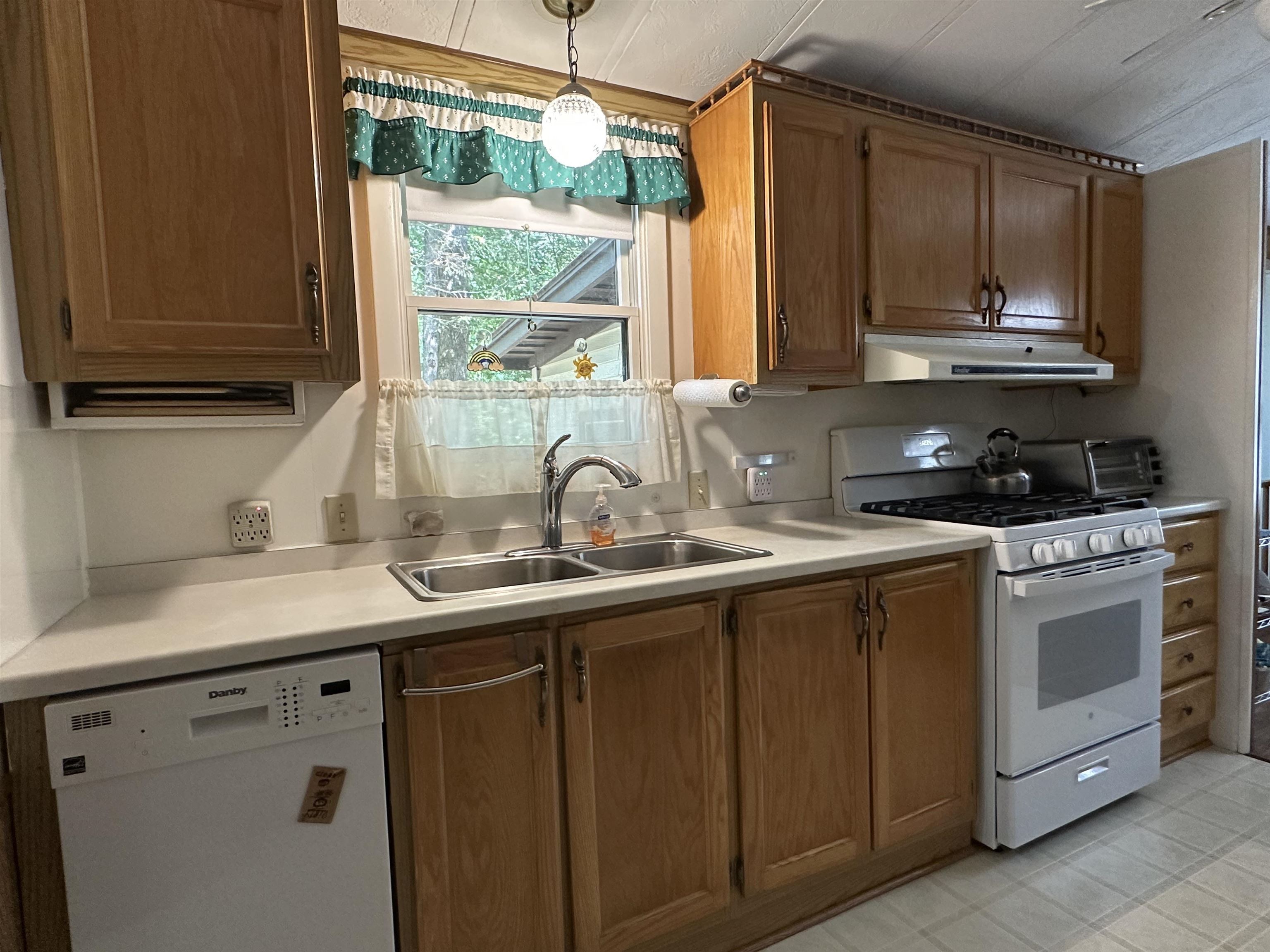 24 Rim Road Danville, NH 03819 - Photo 7 of 29 Gallery Image 7