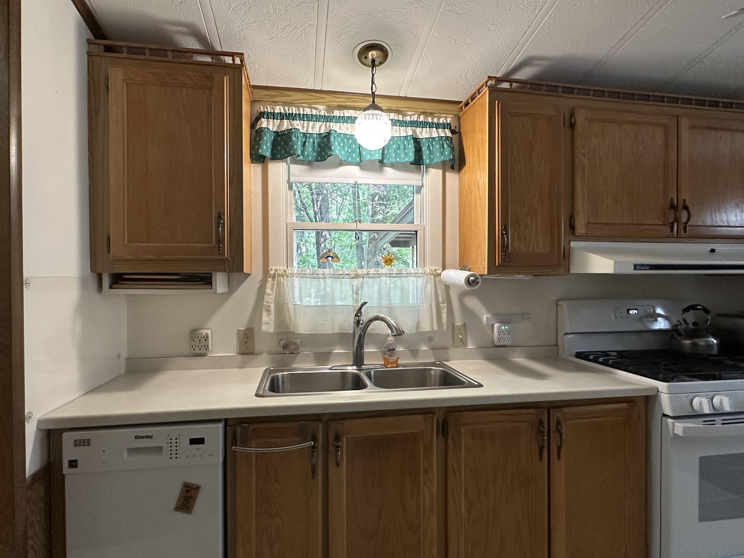 24 Rim Road Danville, NH 03819 - Photo 8 of 29 Gallery Image 8