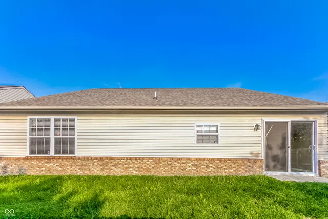 $1,715 | 2226 Leaf Drive, Indianapolis, IN 46229