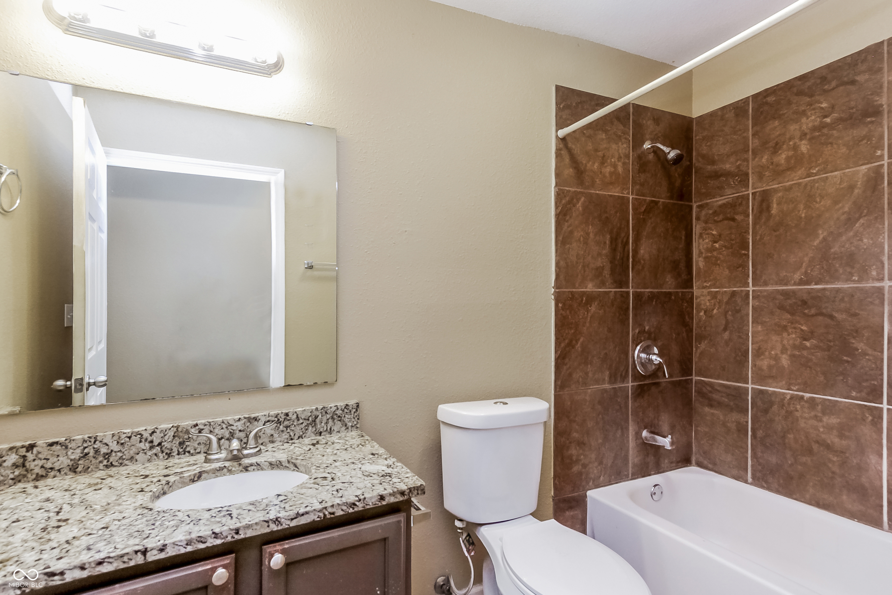 2226 Leaf Drive Indianapolis, IN 46229 - Photo 9 of 16