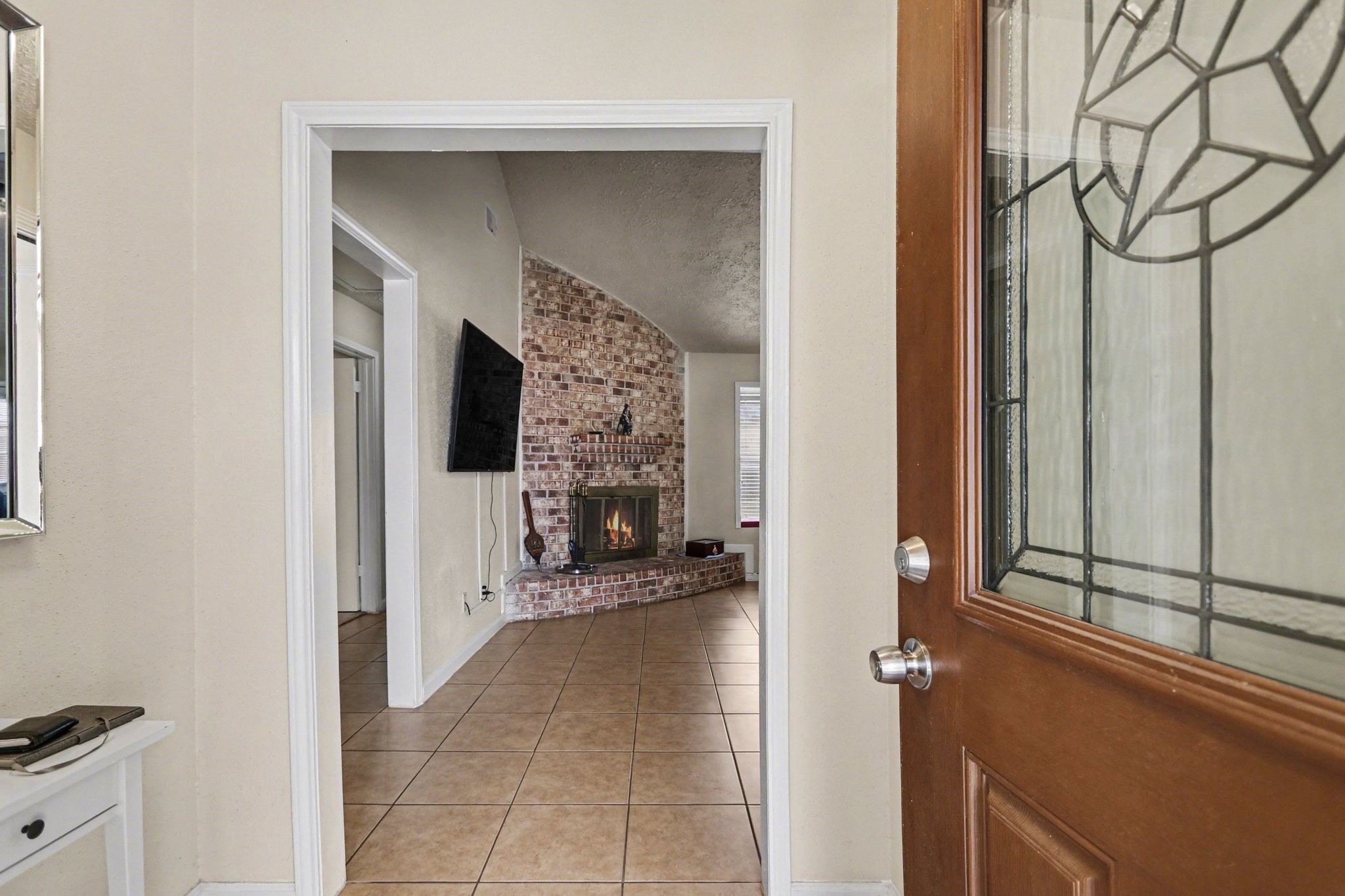 23219 Good Dale Lane Spring, TX 77373 - Photo 4 of 20 a view of a livingroom with furniture and a hallway